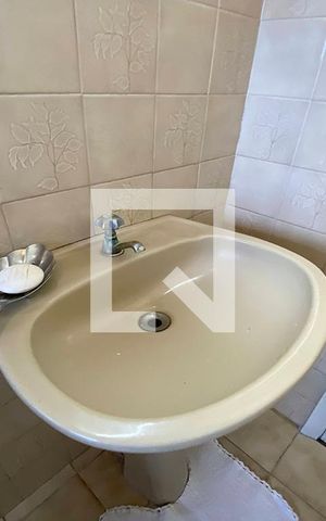 Casa à venda com 190m², 2 quartos e 2 vagasBanheiro
