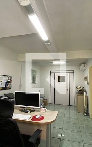 Casa à venda com 190m², 2 quartos e 2 vagasEscritório