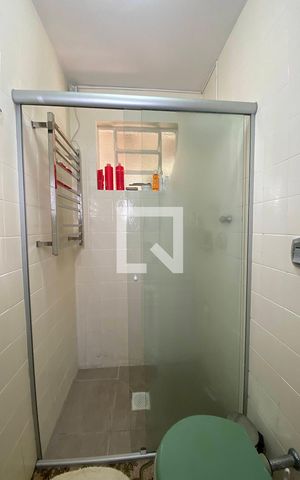 Casa à venda com 190m², 2 quartos e 2 vagasbanheiro do escritório