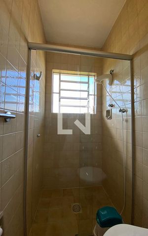 Casa à venda com 190m², 2 quartos e 2 vagasBanheiro