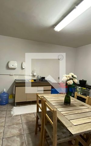Casa à venda com 190m², 2 quartos e 2 vagasEdícula
