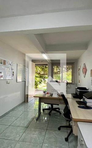 Casa à venda com 190m², 2 quartos e 2 vagasEscritório