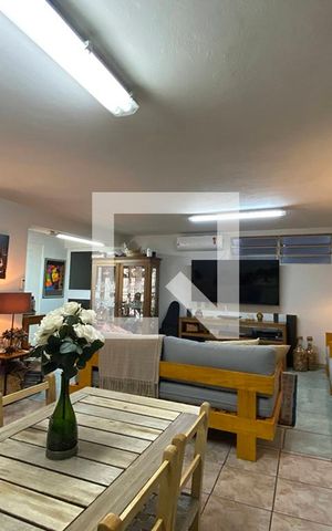 Casa à venda com 190m², 2 quartos e 2 vagasEdícula