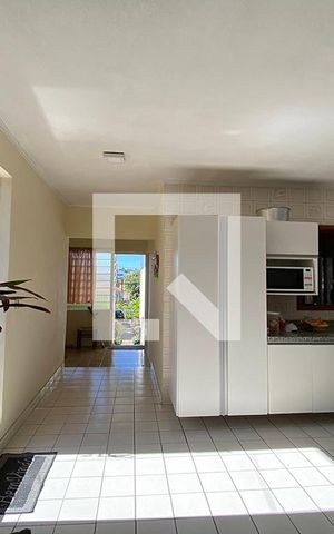 Casa à venda com 190m², 2 quartos e 2 vagasSala
