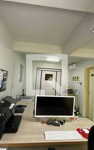 Casa à venda com 190m², 2 quartos e 2 vagasEscritório