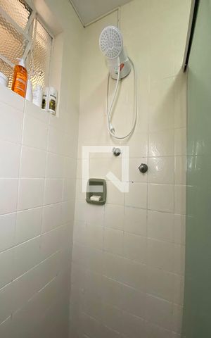 Casa à venda com 190m², 2 quartos e 2 vagasbanheiro do escritório