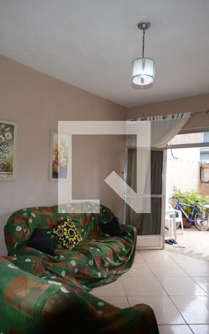 Casa à venda com 300m², 4 quartos e 6 vagasSala