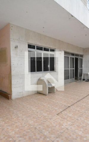 Casa à venda com 300m², 4 quartos e 6 vagasGaragem