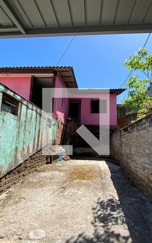Casa à venda com 140m², 4 quartos e 2 vagasGaragem