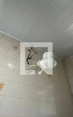Casa à venda com 140m², 4 quartos e 2 vagasChuveiro do Banheiro Social