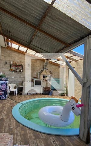Casa à venda com 140m², 4 quartos e 2 vagasPiscina