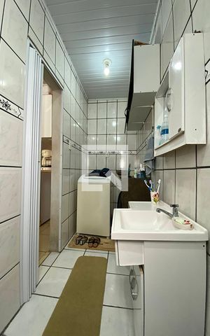 Casa à venda com 140m², 4 quartos e 2 vagasBanheiro Social