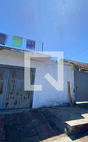Casa à venda com 140m², 4 quartos e 2 vagasFachada