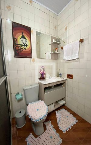 Casa à venda com 140m², 4 quartos e 2 vagasBanheiro Social