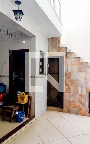 Casa à venda com 130m², 3 quartos e 2 vagasÁrea de Serviço