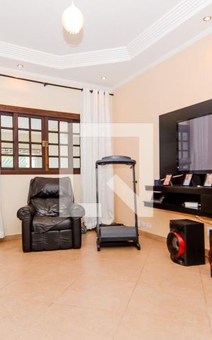 Casa à venda com 130m², 3 quartos e 2 vagasSala