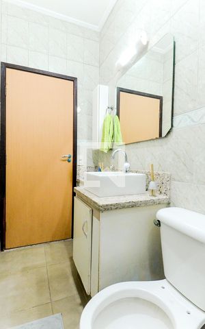 Casa à venda com 130m², 3 quartos e 2 vagasBanheiro Social