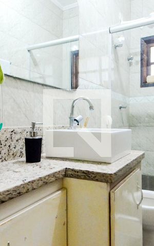 Casa à venda com 130m², 3 quartos e 2 vagasBanheiro Social