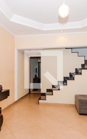 Casa à venda com 130m², 3 quartos e 2 vagasSala