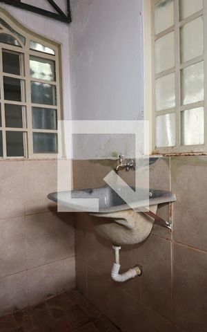 Casa para alugar com 50m², 2 quartos e sem vagaÁrea de Serviço