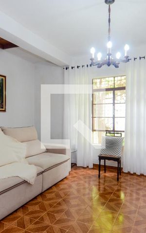 Casa à venda com 476m², 2 quartos e 3 vagasSala