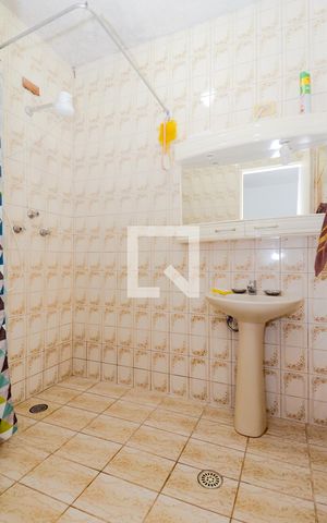 Casa à venda com 476m², 2 quartos e 3 vagasBanheiro da Suíte