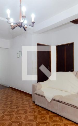 Casa à venda com 476m², 2 quartos e 3 vagasSala