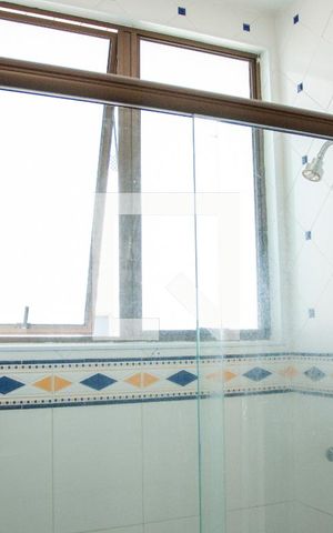 Apartamento à venda com 280m², 4 quartos e 2 vagas Apartamento à venda com 280m², 4 quartos e 2 vagasBanheiro da Suíte 2