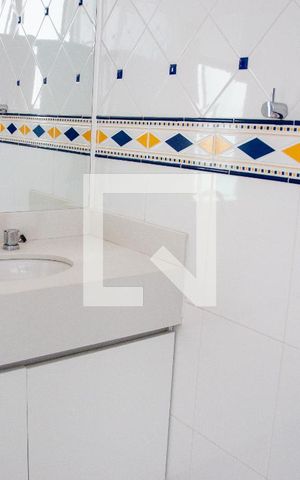 Apartamento à venda com 280m², 4 quartos e 2 vagas Apartamento à venda com 280m², 4 quartos e 2 vagasBanheiro da Suíte 2