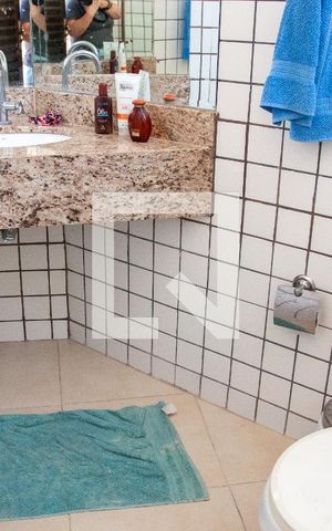 Apartamento à venda com 280m², 4 quartos e 2 vagas Apartamento à venda com 280m², 4 quartos e 2 vagasBanheiro 5