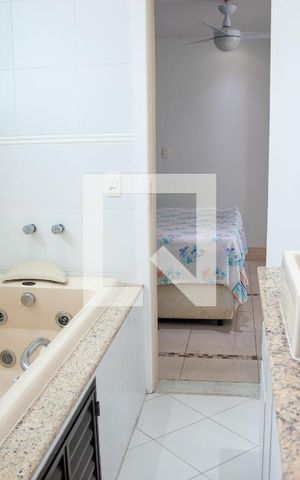Apartamento à venda com 280m², 4 quartos e 2 vagas Apartamento à venda com 280m², 4 quartos e 2 vagasBanheiro da Suíte 3