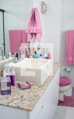Apartamento à venda com 280m², 4 quartos e 2 vagas Apartamento à venda com 280m², 4 quartos e 2 vagasBanheiro da Suíte 3