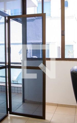 Apartamento à venda com 280m², 4 quartos e 2 vagas Apartamento à venda com 280m², 4 quartos e 2 vagasEscritório