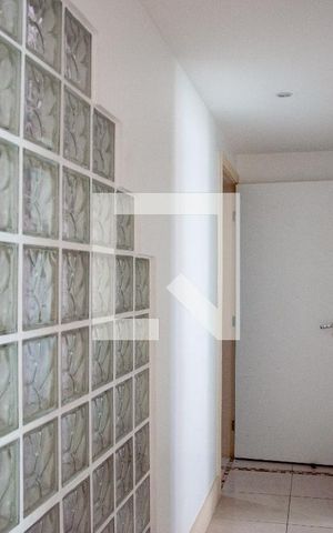 Apartamento à venda com 280m², 4 quartos e 2 vagas Apartamento à venda com 280m², 4 quartos e 2 vagasDetalhe Corredor quartos