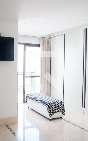 Apartamento à venda com 280m², 4 quartos e 2 vagas Apartamento à venda com 280m², 4 quartos e 2 vagasQuarto 4 - Suíte