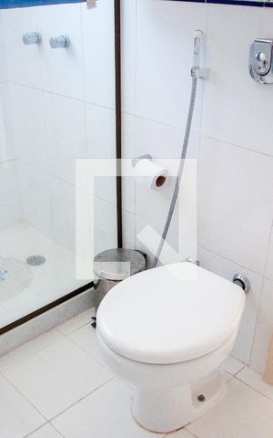 Apartamento à venda com 280m², 4 quartos e 2 vagas Apartamento à venda com 280m², 4 quartos e 2 vagasBanheiro da Suíte 2