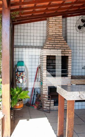 Apartamento à venda com 280m², 4 quartos e 2 vagas Apartamento à venda com 280m², 4 quartos e 2 vagasChurrasqueira