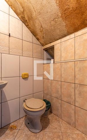 Casa à venda com 300m², 3 quartos e 2 vagas Casa à venda com 300m², 3 quartos e 2 vagasBanheiro da Garagem