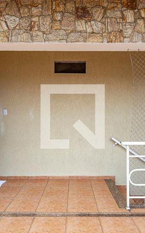 Casa à venda com 300m², 3 quartos e 2 vagas Casa à venda com 300m², 3 quartos e 2 vagasVaranda da Sala