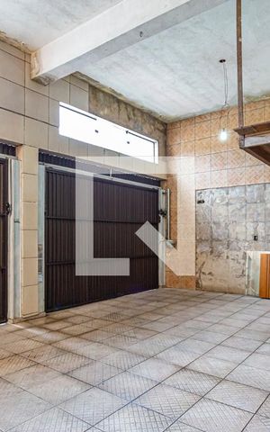 Casa à venda com 300m², 3 quartos e 2 vagas Casa à venda com 300m², 3 quartos e 2 vagasGaragem
