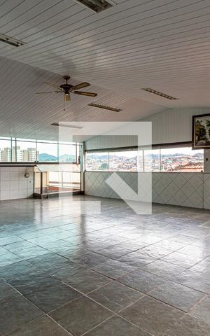Casa à venda com 300m², 3 quartos e 2 vagas Casa à venda com 300m², 3 quartos e 2 vagasSalão de Festas