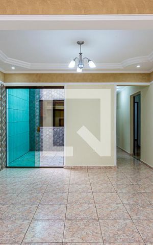 Casa à venda com 300m², 3 quartos e 2 vagas Casa à venda com 300m², 3 quartos e 2 vagasSala