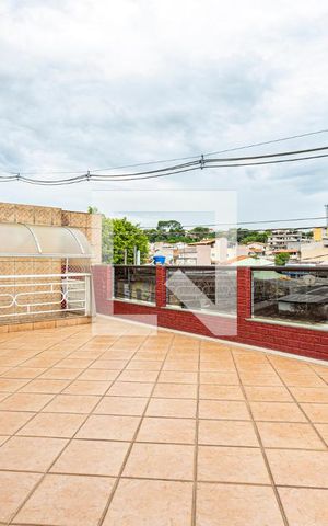Casa à venda com 300m², 3 quartos e 2 vagas Casa à venda com 300m², 3 quartos e 2 vagasVaranda da Sala