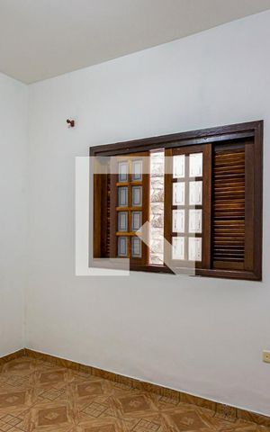 Casa à venda com 300m², 3 quartos e 2 vagas Casa à venda com 300m², 3 quartos e 2 vagasQuarto 2