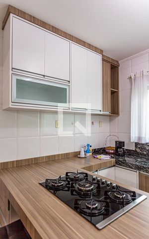 Casa à venda com 300m², 3 quartos e 2 vagas Casa à venda com 300m², 3 quartos e 2 vagasCozinha