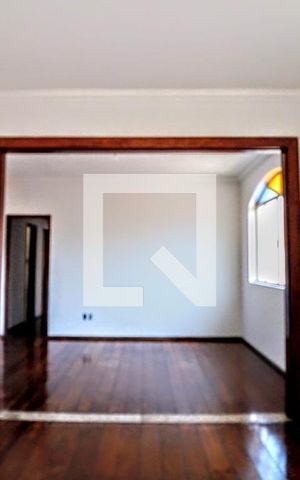 Casa à venda com 516m², 4 quartos e 2 vagas