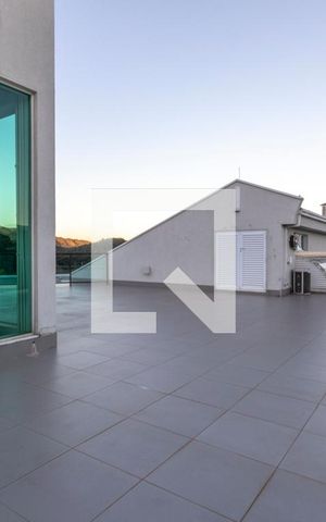 Casa de condomínio à venda com 1600m², 6 quartos e 5 vagas