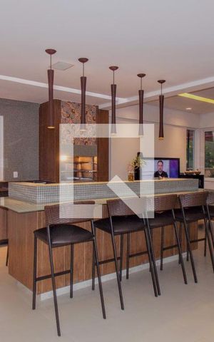 Casa de condomínio à venda com 723m², 5 quartos e 4 vagas