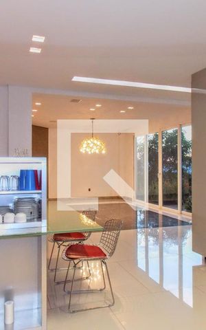 Casa de condomínio à venda com 723m², 5 quartos e 4 vagas