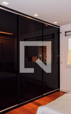 Casa de condomínio à venda com 723m², 5 quartos e 4 vagas